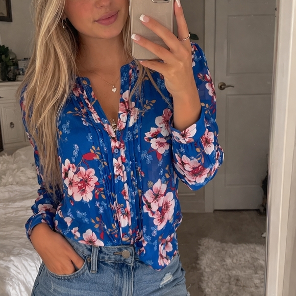 Reitmans Tops - Reitmans Blue Floral Button-Front Blouse with Pink Accents